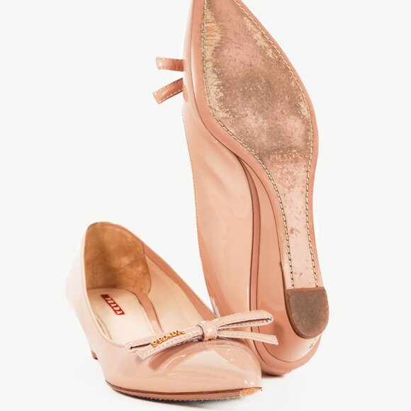 Prada Blush Vernice Bow Pointed-Toe Wedges - Picture 4 of 9